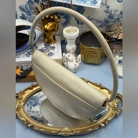 🆕 CULT GAIA 🧿 NWOT Ryka Sculptural Shoulder Bag, Off White Leather - Picture 6 of 16